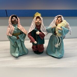 Vintage 1989 Byers’ Choice Ltd. “The Carolers” Nativity Set – Bundle of 3